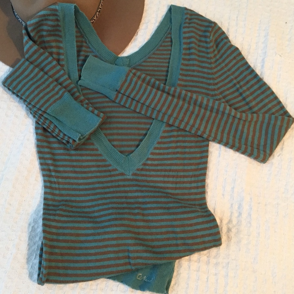 O'Neill V-neck sweater